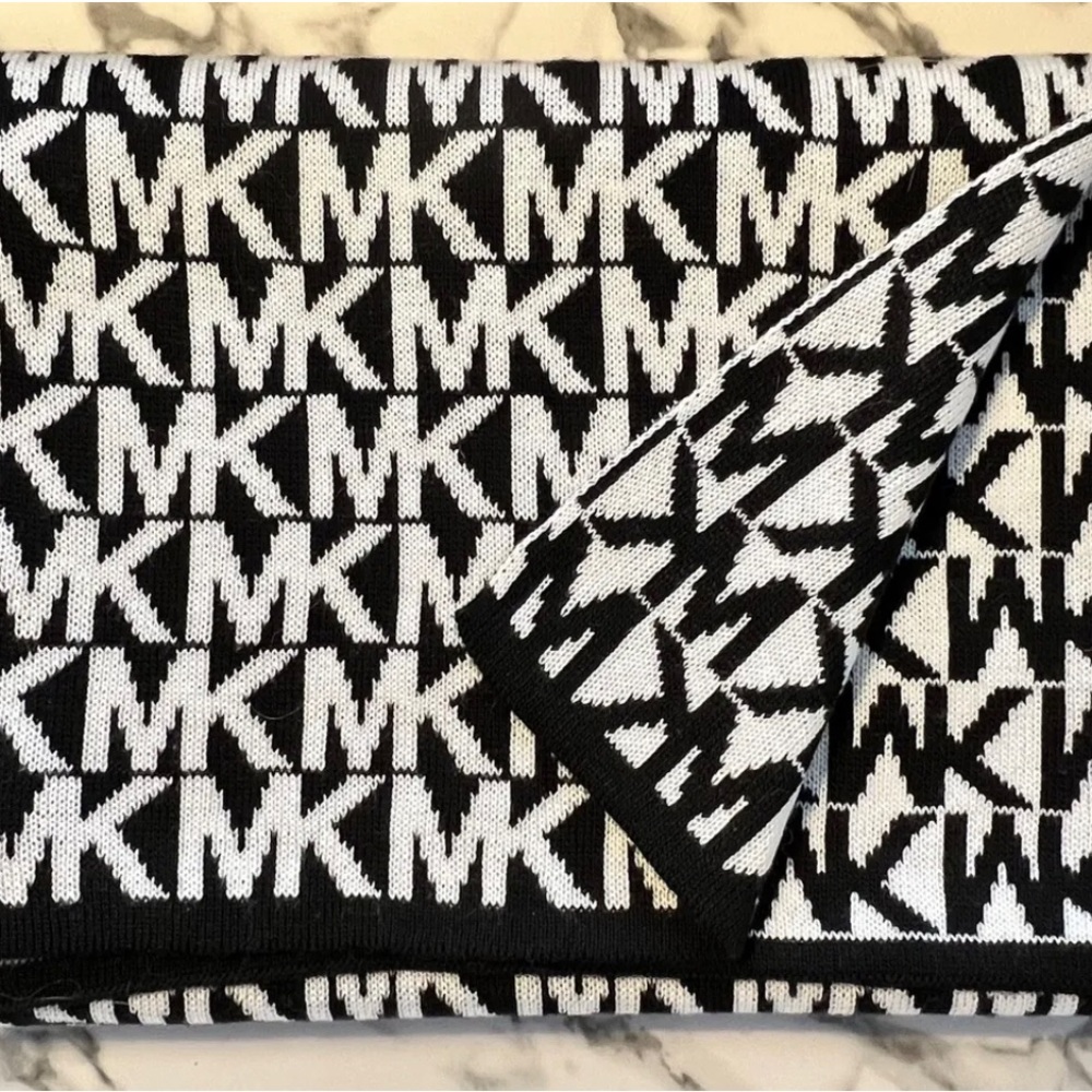 NWOT Michael Kors Scarf